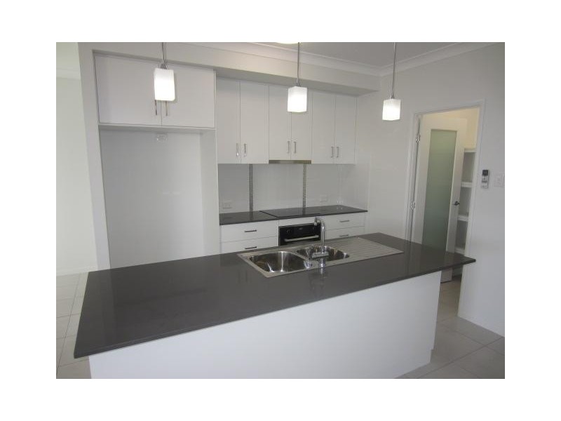 75  Poinsettia drive, Bohle Plains QLD 4817