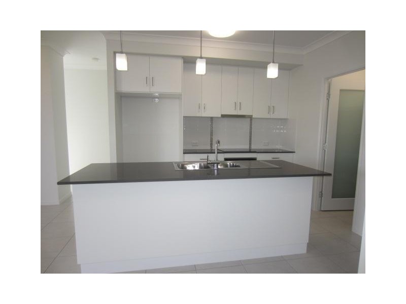 75  Poinsettia drive, Bohle Plains QLD 4817