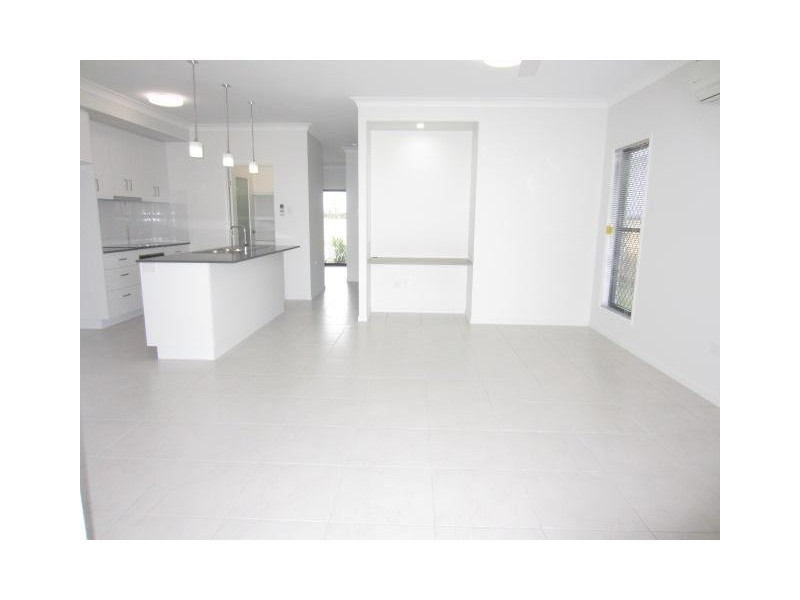 75  Poinsettia drive, Bohle Plains QLD 4817