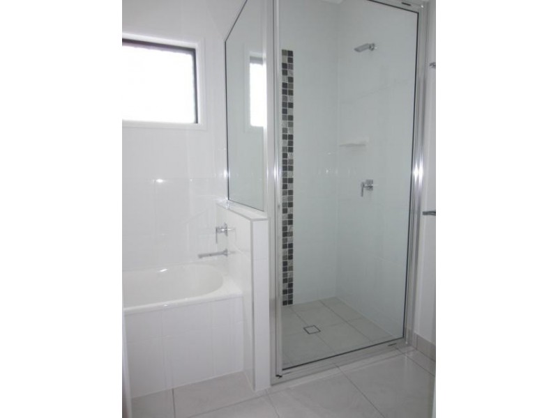 75  Poinsettia drive, Bohle Plains QLD 4817