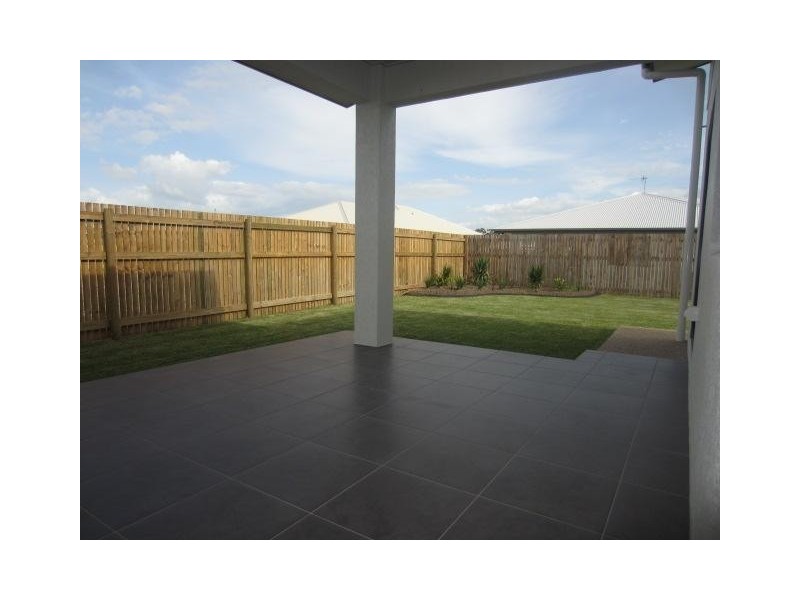 75  Poinsettia drive, Bohle Plains QLD 4817