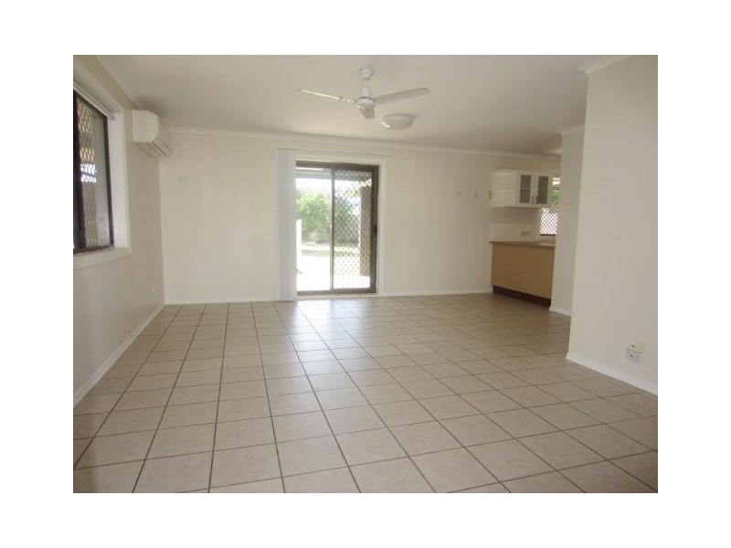 70 Whitsunday Drive, Kirwan QLD 4817