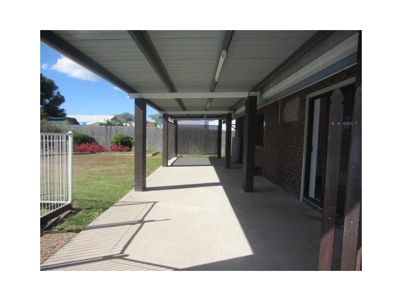 70 Whitsunday Drive, Kirwan QLD 4817