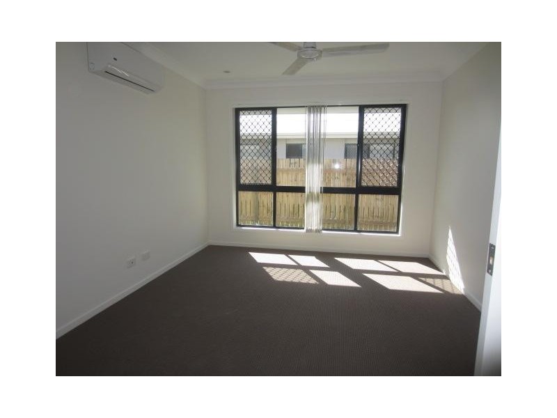 30 Waikiki Terrace, Mount Low QLD 4818