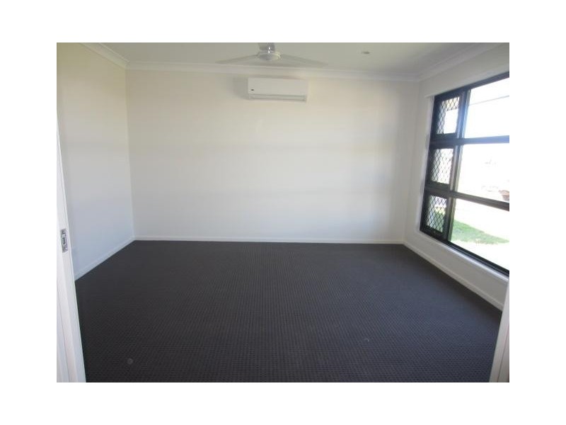 34 Waikiki Terrace, Mount Low QLD 4818