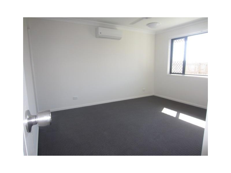 34 Waikiki Terrace, Mount Low QLD 4818