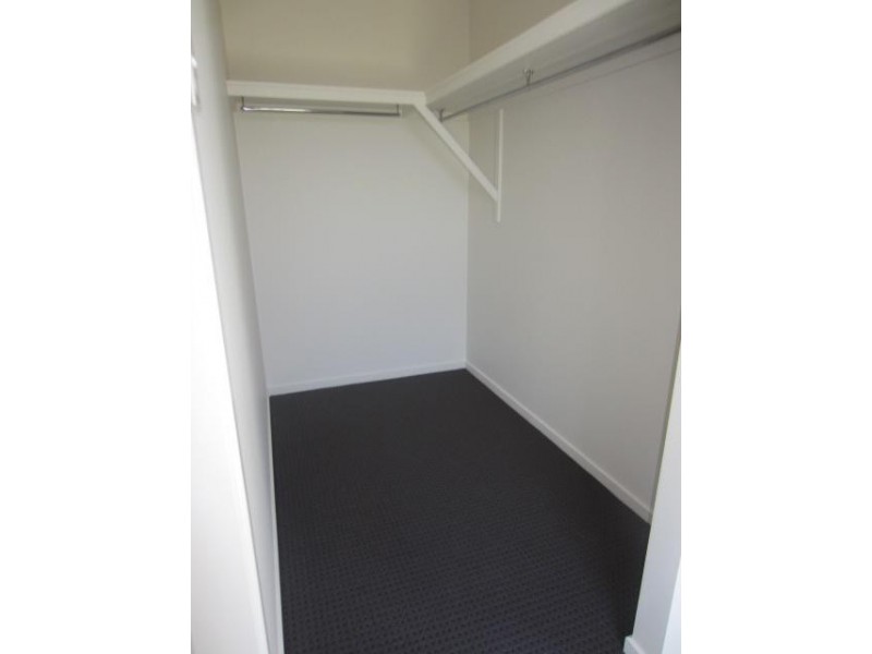 34 Waikiki Terrace, Mount Low QLD 4818