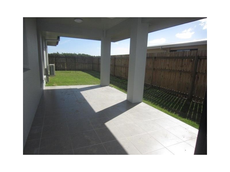 34 Waikiki Terrace, Mount Low QLD 4818