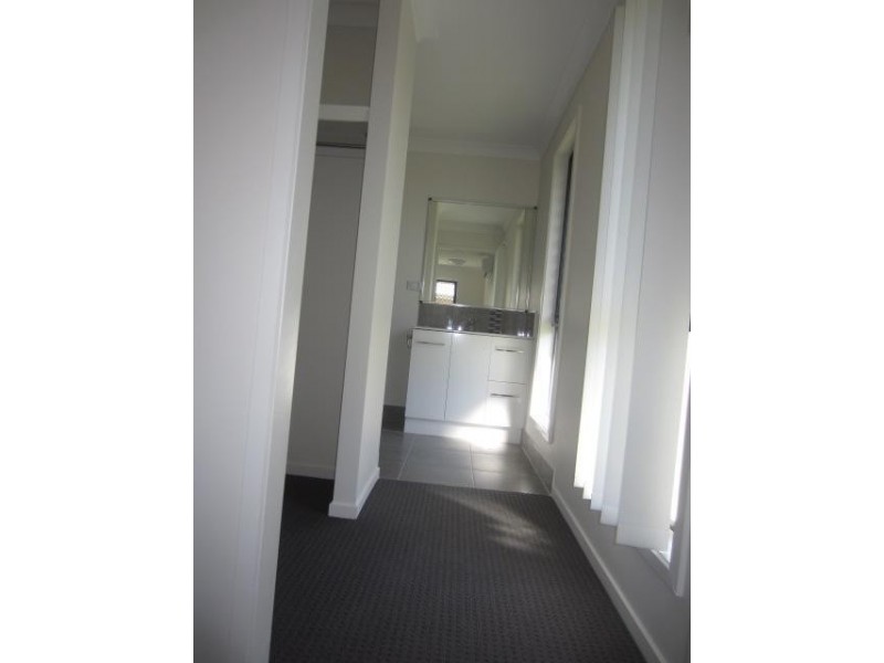 34 Waikiki Terrace, Mount Low QLD 4818