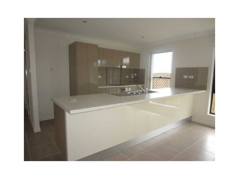 8A Catho Avenue, Mount Low QLD 4818