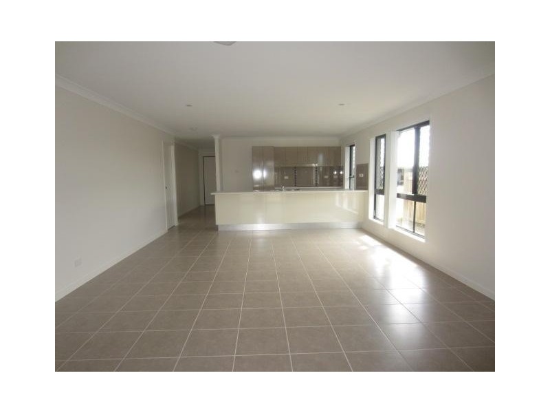 8A Catho Avenue, Mount Low QLD 4818