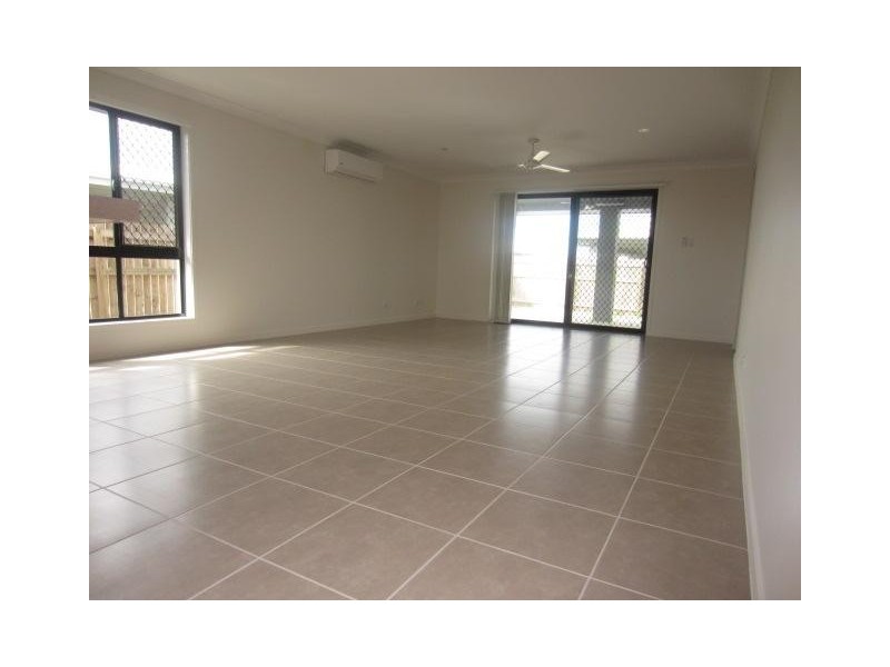 8A Catho Avenue, Mount Low QLD 4818