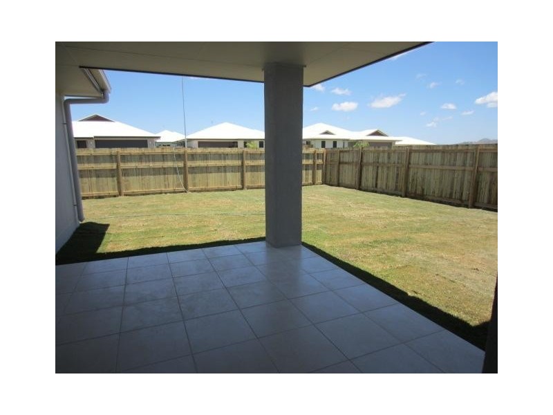 5 Lanikai Place, Mount Low QLD 4818