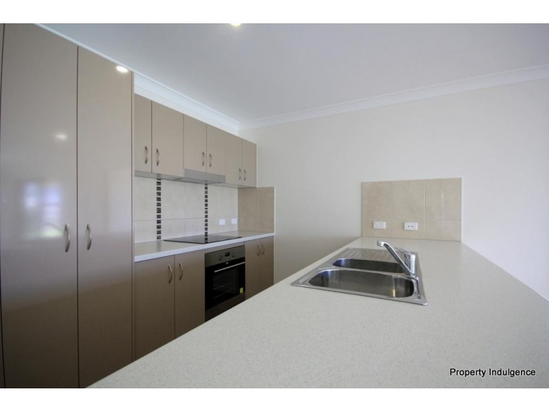 42 Epping Way, Mount Low QLD 4818