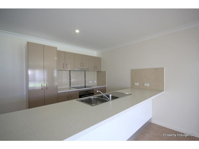 42 Epping Way, Mount Low QLD 4818