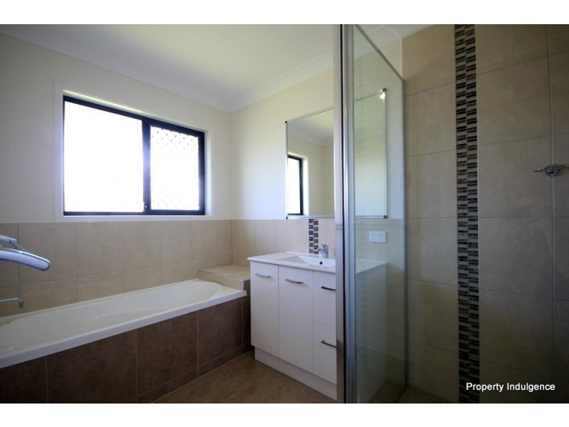 42 Epping Way, Mount Low QLD 4818