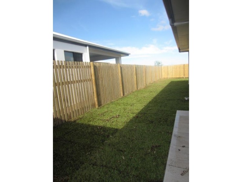 2/35 Trevalla Enterance, Burdell QLD 4818