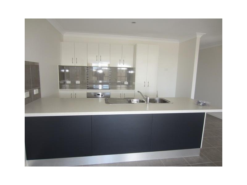 64 Epping Way, Mount Low QLD 4818