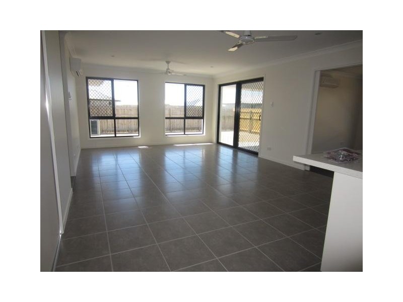 64 Epping Way, Mount Low QLD 4818