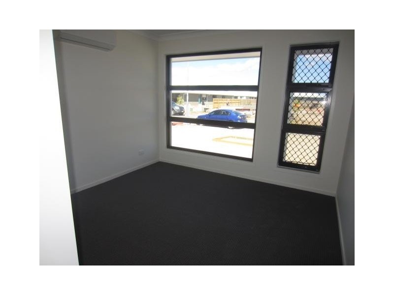 64 Epping Way, Mount Low QLD 4818