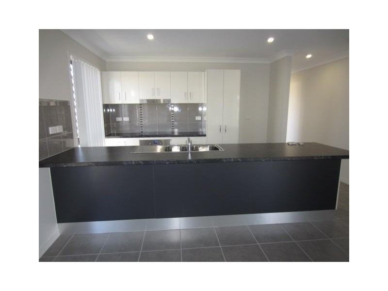 48 Epping Way, Mount Low QLD 4818