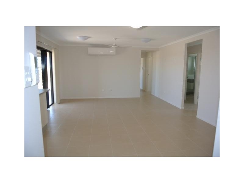 71 Sanctum Boulevard, Mount Low QLD 4818