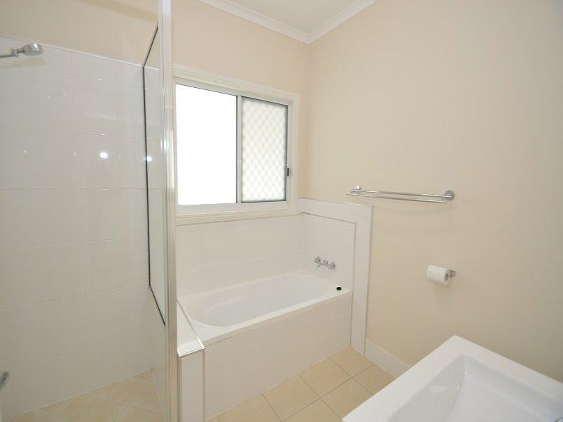 16 Phillips Street, Bluewater QLD 4818