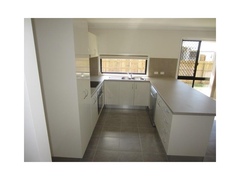 73 Sanctum Boulevard, Mount Low QLD 4818