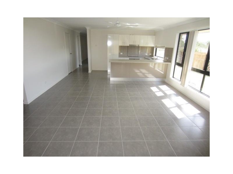 73 Sanctum Boulevard, Mount Low QLD 4818