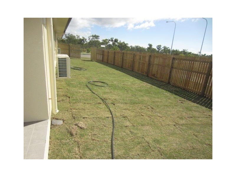 73 Sanctum Boulevard, Mount Low QLD 4818