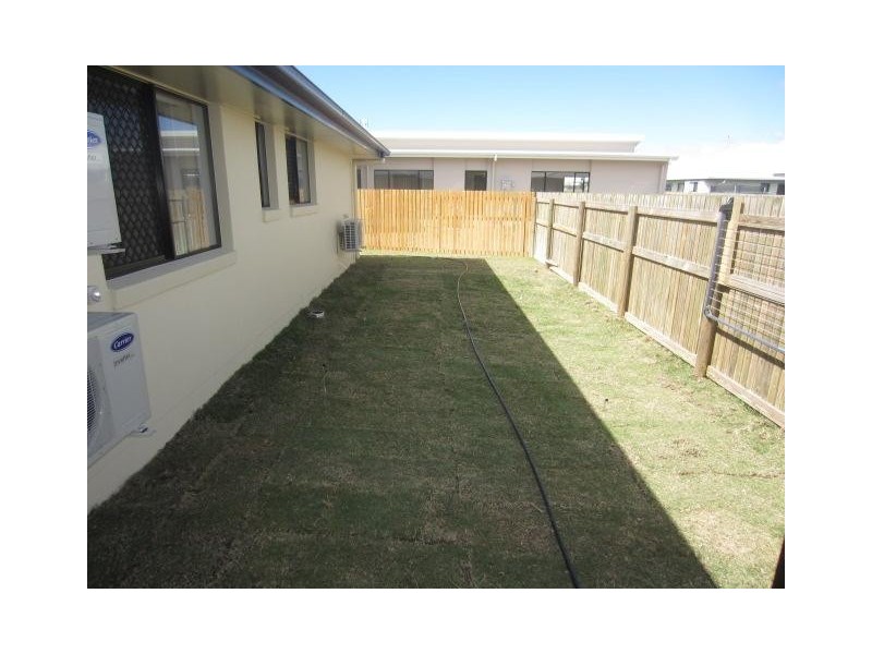 73 Sanctum Boulevard, Mount Low QLD 4818