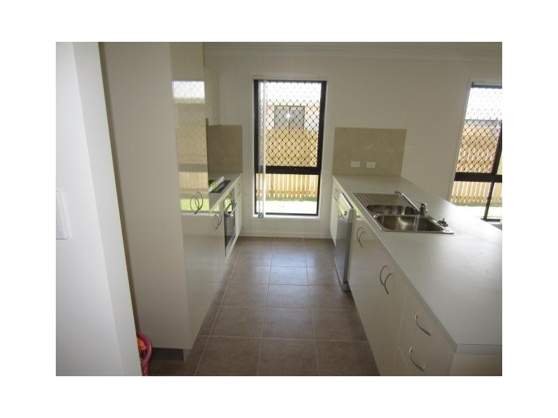 54 Epping Way, Mount Low QLD 4818