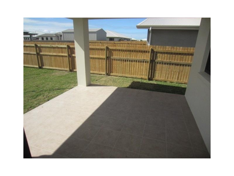 54 Epping Way, Mount Low QLD 4818