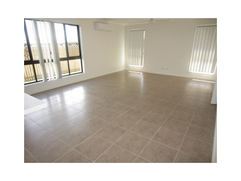 54 Epping Way, Mount Low QLD 4818