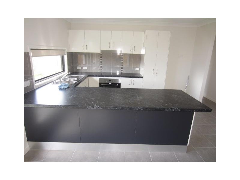 33 Epping Way, Mount Low QLD 4818