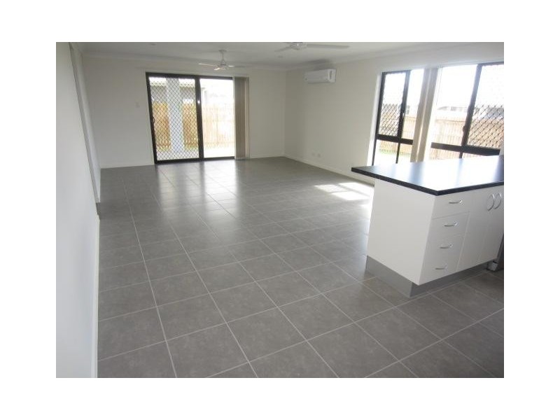 33 Epping Way, Mount Low QLD 4818