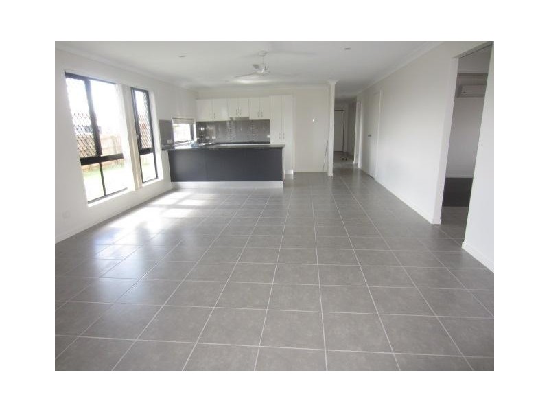 33 Epping Way, Mount Low QLD 4818