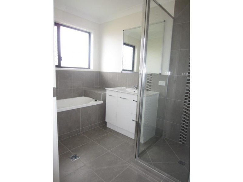 33 Epping Way, Mount Low QLD 4818