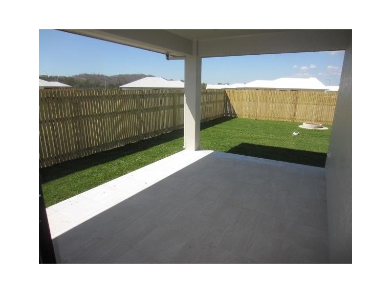 34 The Grange, Shaw QLD 4818