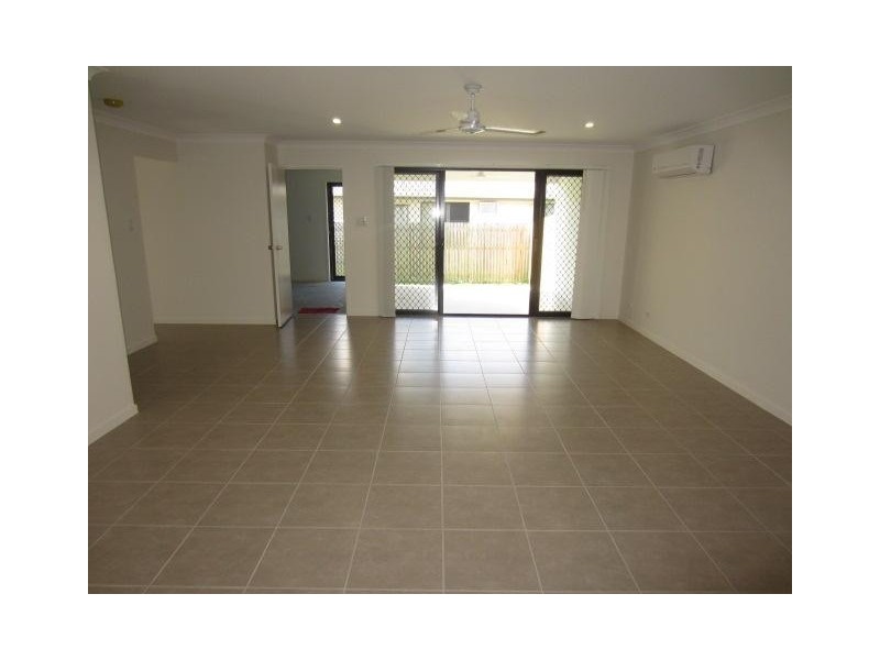 1/54 Margaret Ellen Drive, Kelso QLD 4815