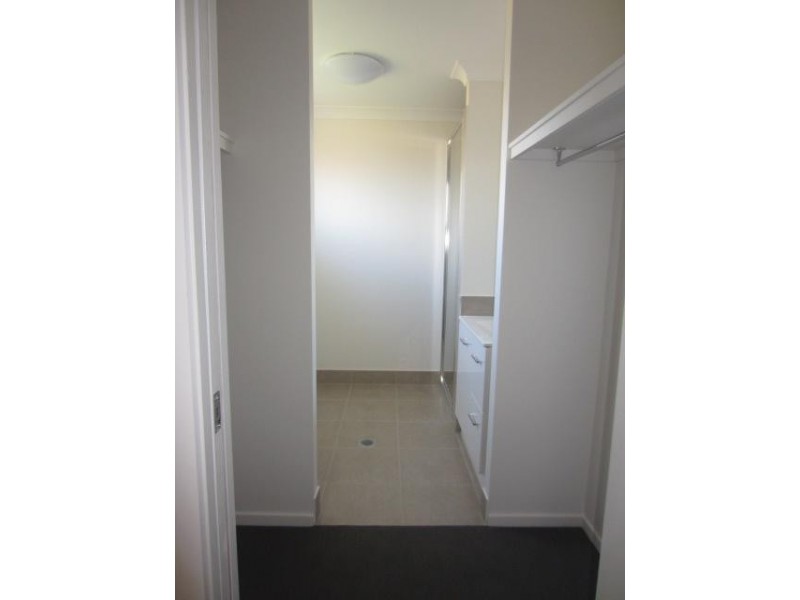 1/54 Margaret Ellen Drive, Kelso QLD 4815