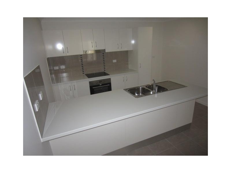 1/54 Margaret Ellen Drive, Kelso QLD 4815