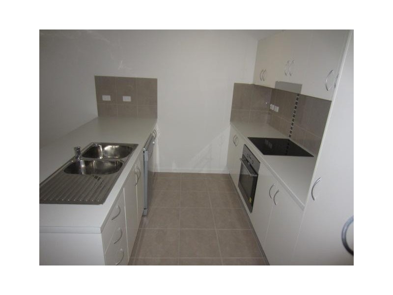 1/54 Margaret Ellen Drive, Kelso QLD 4815