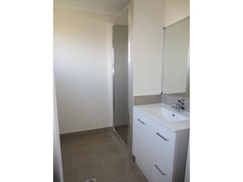 1/54 Margaret Ellen Drive, Kelso QLD 4815