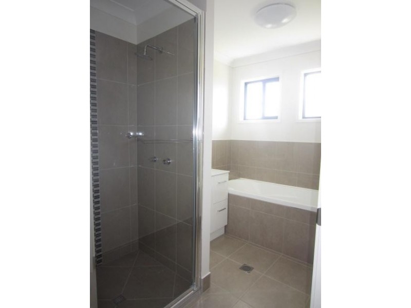 1/54 Margaret Ellen Drive, Kelso QLD 4815