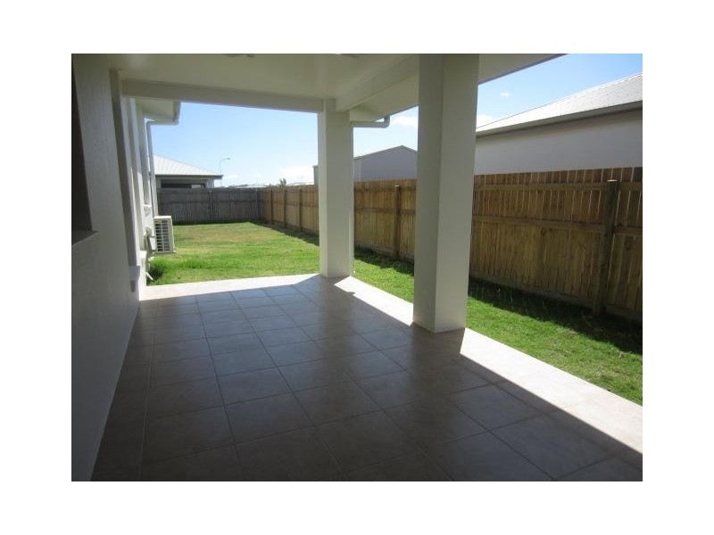 52 Epping Way, Mount Low QLD 4818