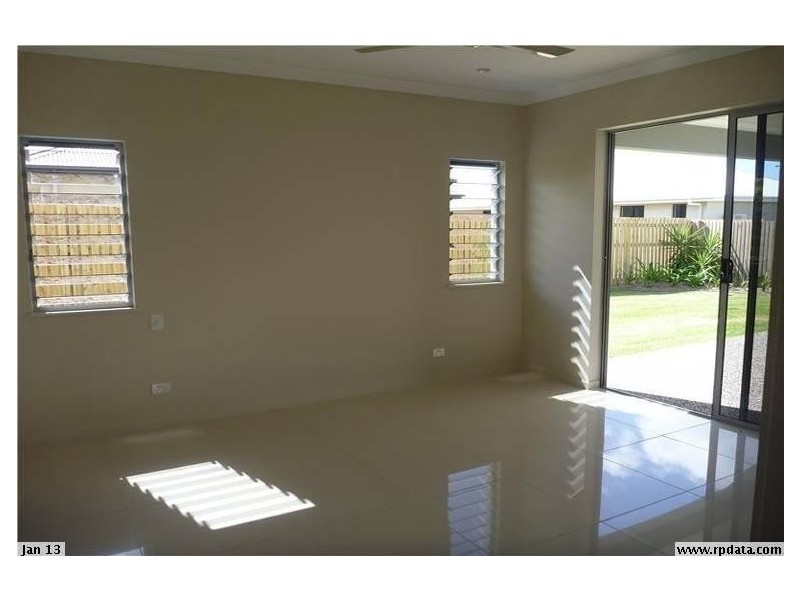 16 Izaro Circuit, Burdell QLD 4818