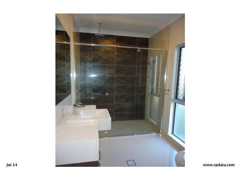 16 Izaro Circuit, Burdell QLD 4818