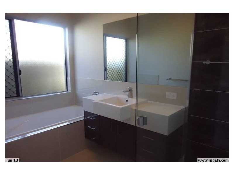 16 Izaro Circuit, Burdell QLD 4818