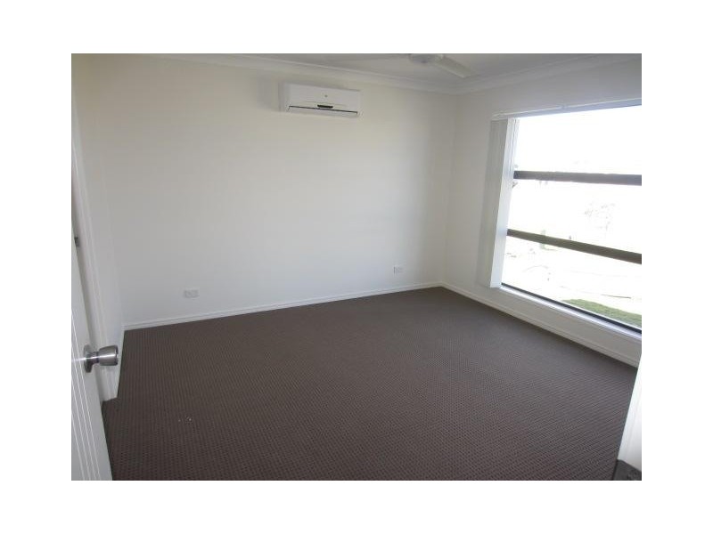 22 Waikiki Terrace, Mount Low QLD 4818